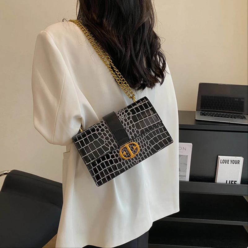 Дизайнерска чанта за жени с веригата от кожа на алигатор, чанта през рамо, 2023 Нова Малка Квадратна чанта с капак, Модни дамски чанти през рамо Изображение 4